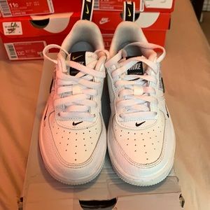 NIKE FORCE 1 LV8 UTILITY